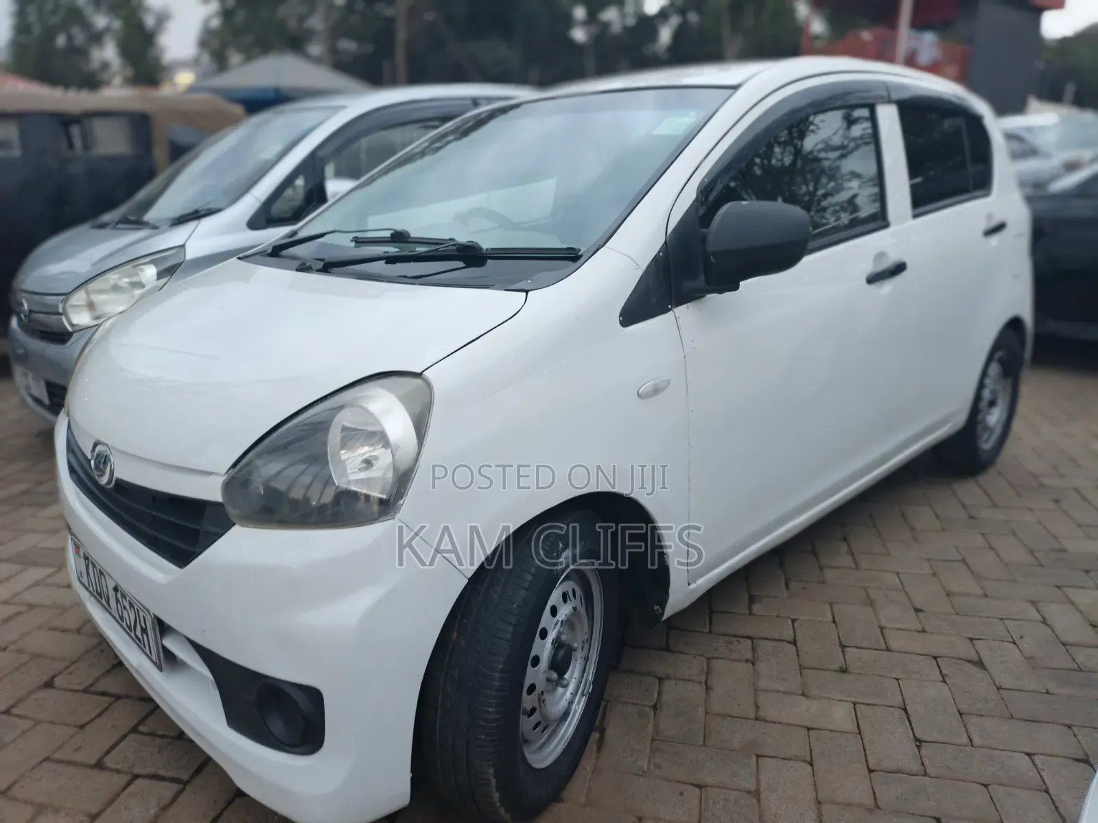 Daihatsu Mira 2018 White