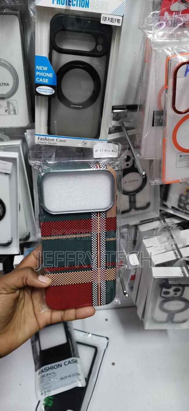 iPhone 17 Pro Max Classic Scottish Tartan Design Cover - thumbnail 2