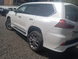 Lexus LX 2020 White