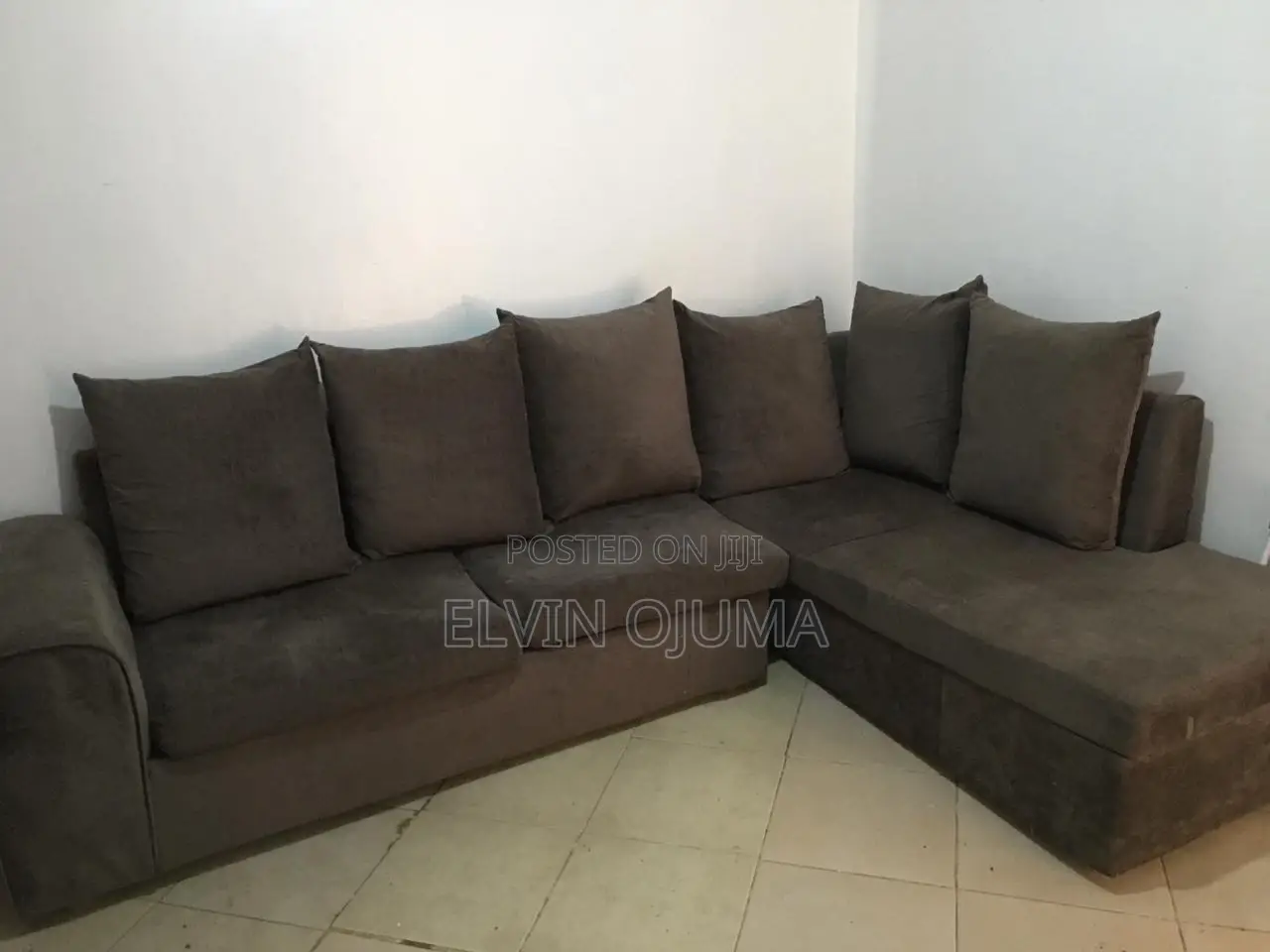 Clean 5-Seater L-Shaped Couch (Slightly Used)