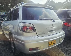 Mitsubishi Airtrek 2005 Silver