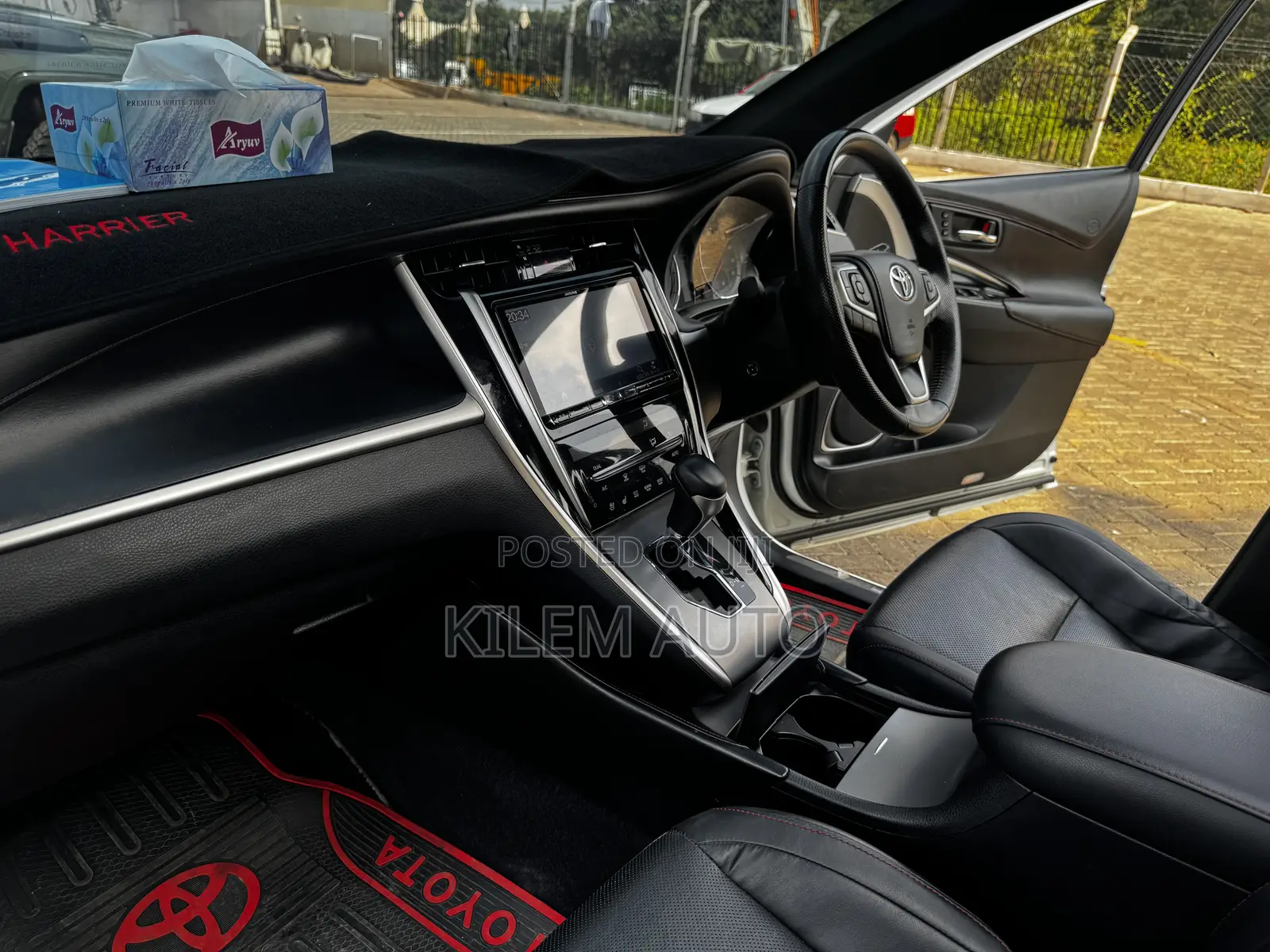 Toyota Harrier 2.0 2018 White