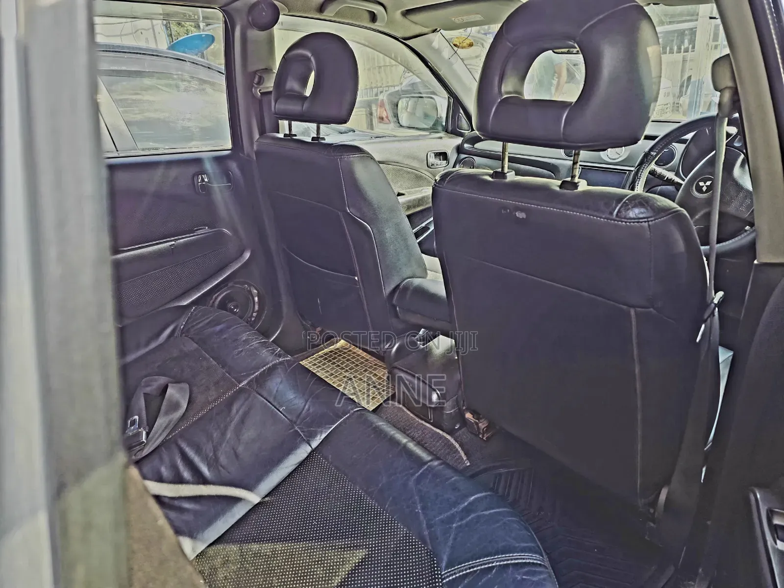 Mitsubishi Airtrek 2005 Silver