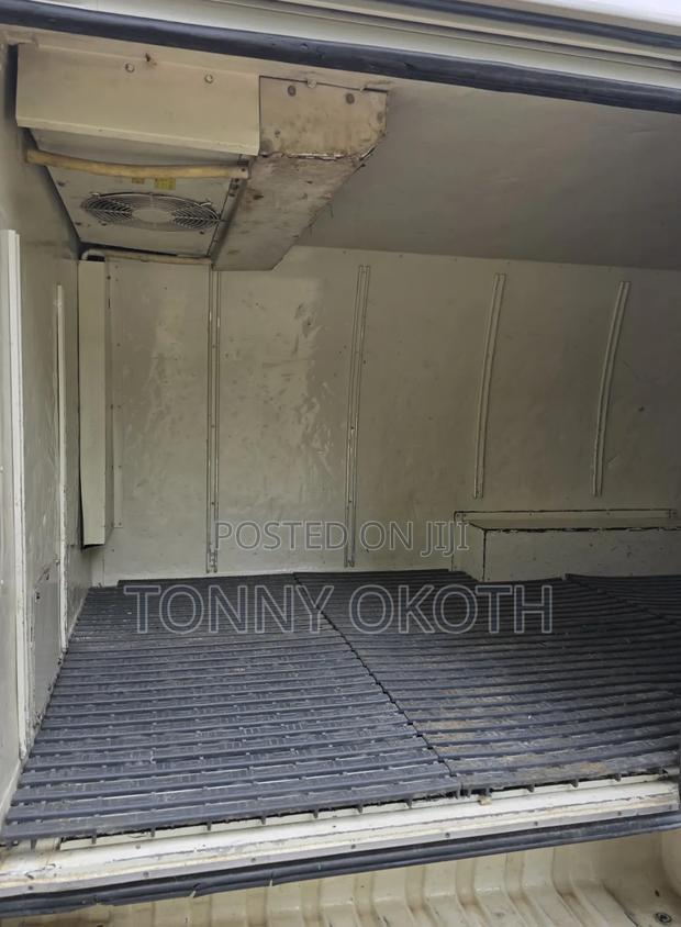 Toyota Grand HiAce 2014 White - thumbnail 4