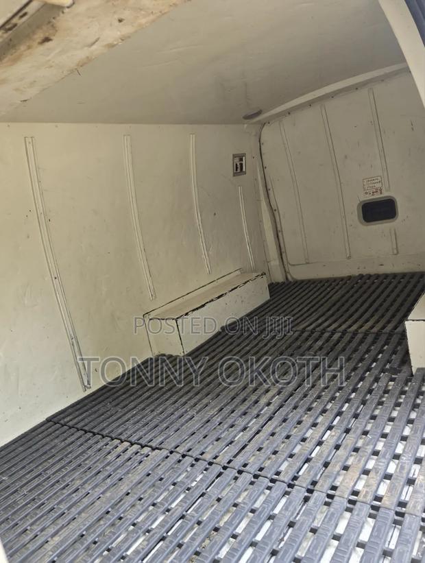 Toyota Grand HiAce 2014 White - thumbnail 5