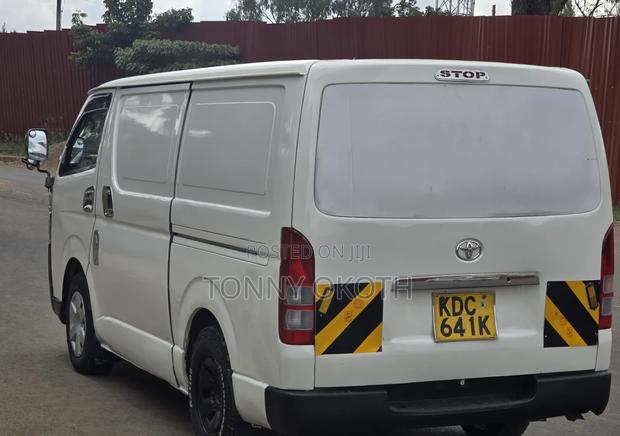 Toyota Grand HiAce 2014 White - thumbnail 6