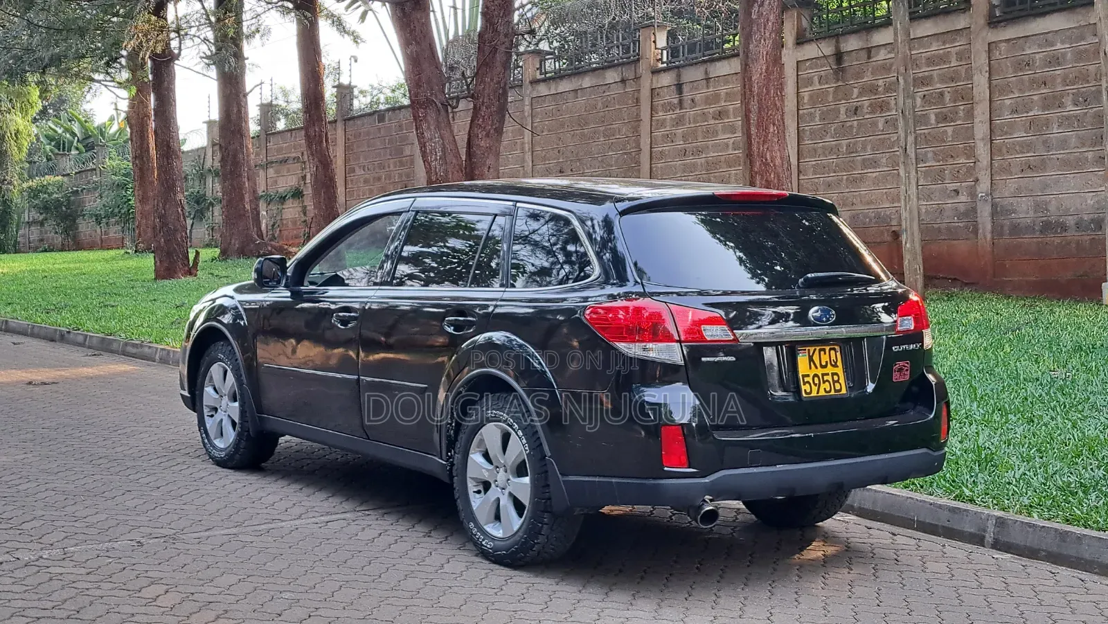 Subaru Outback 2011 Black