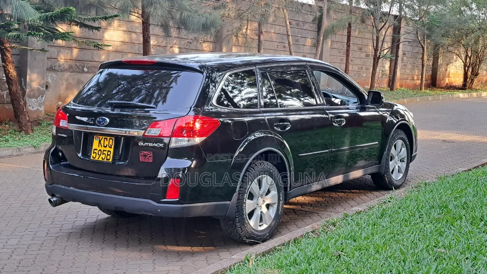 Subaru Outback 2011 Black