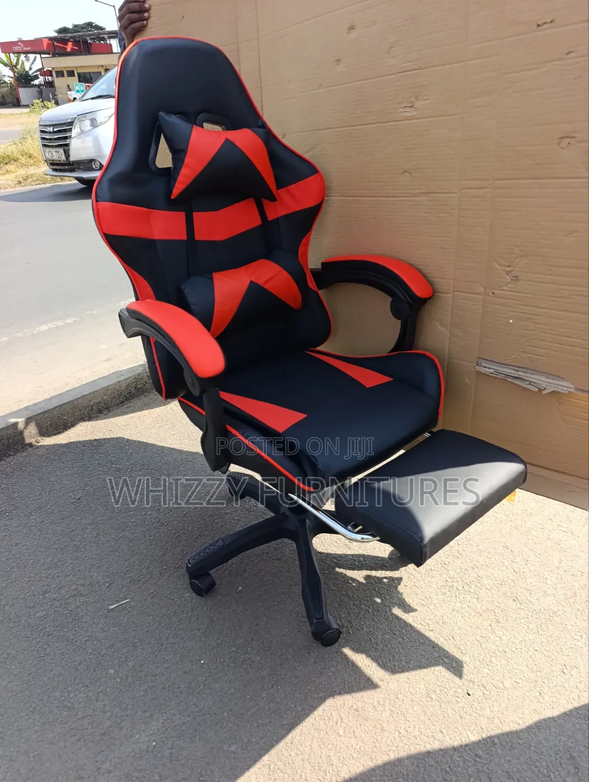 Reclining Gaming Chair With Footrest