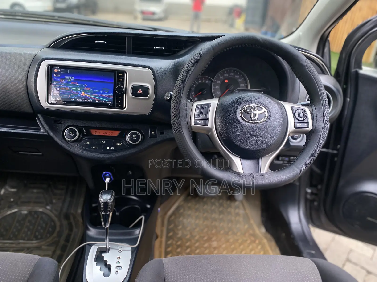 Toyota Vitz 2016 Gray