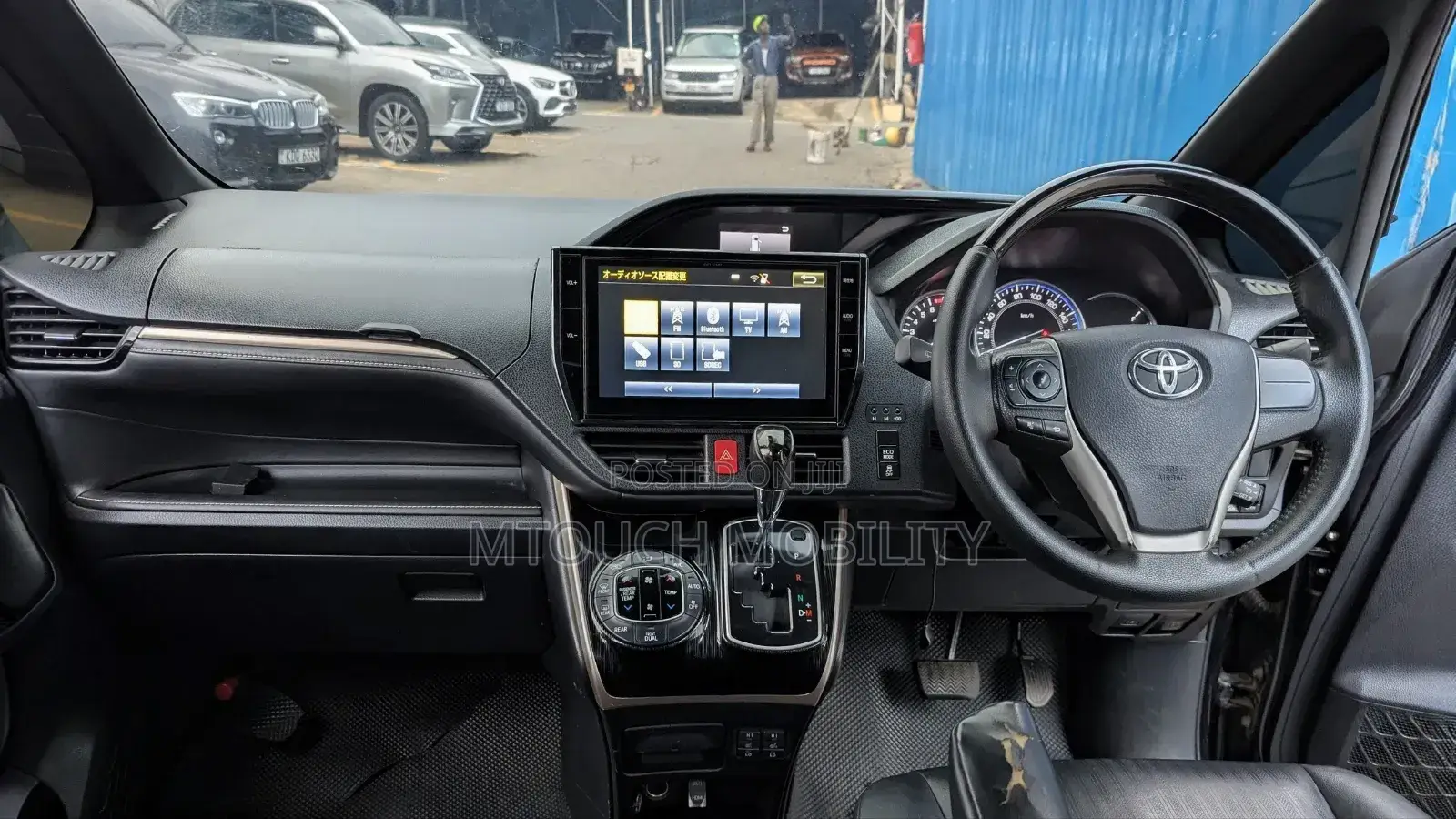 Toyota Esquire 2016 Black