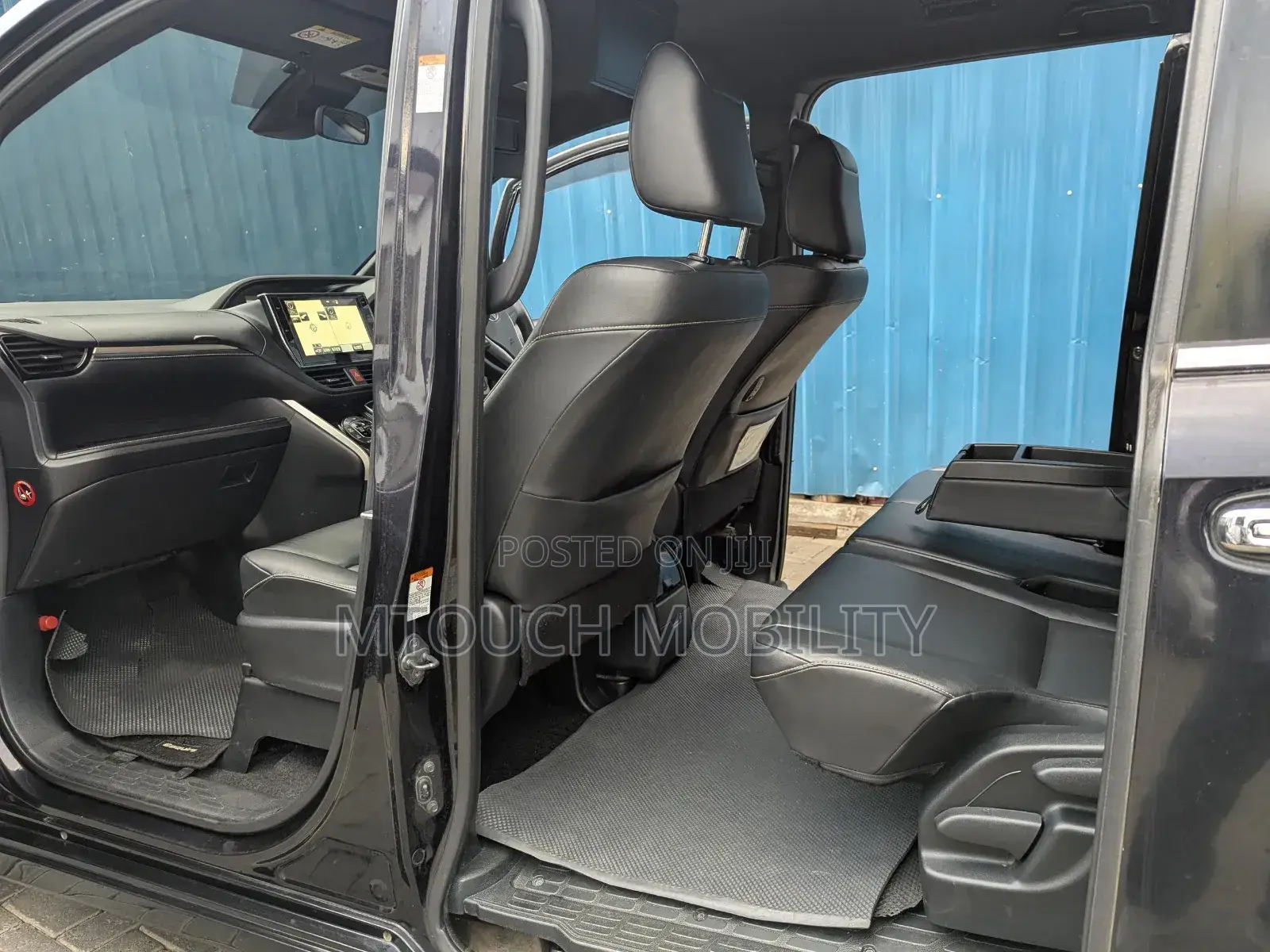 Toyota Esquire 2016 Black