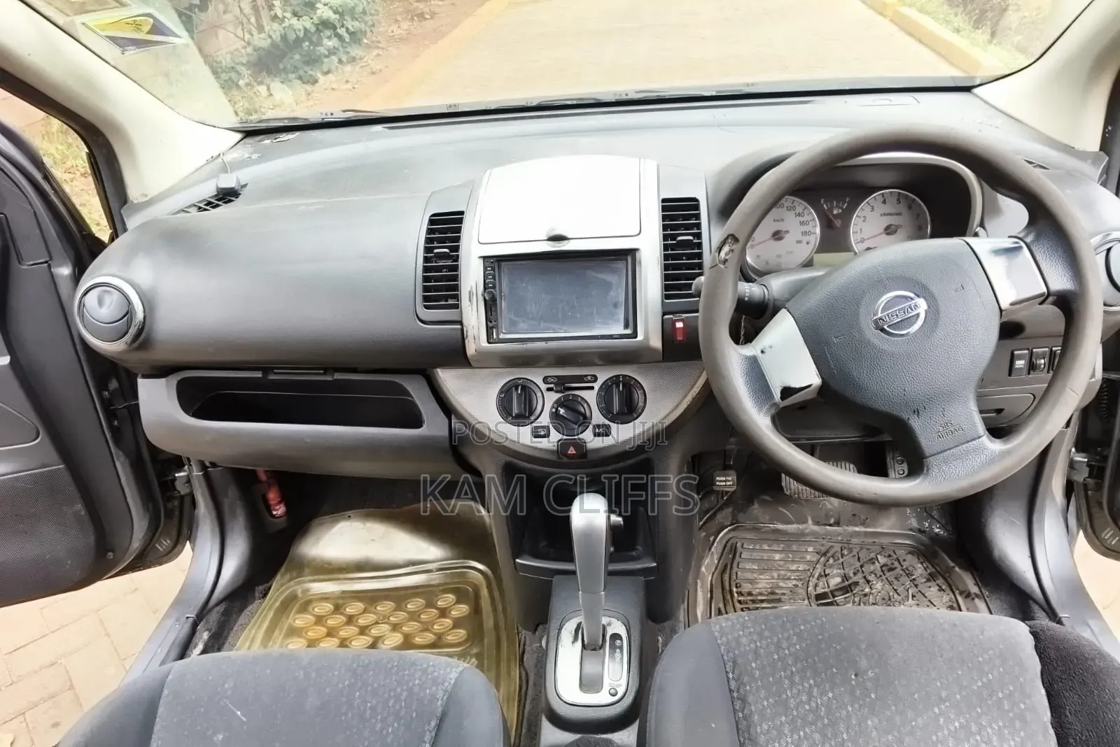 Nissan Note 1.4 2012 Gray