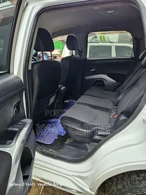 Mitsubishi Outlander 2010 White