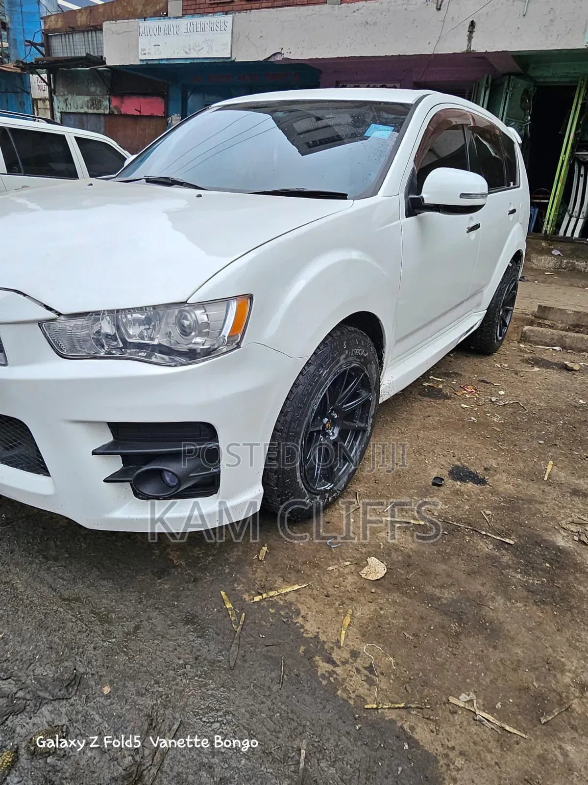 Mitsubishi Outlander 2010 White