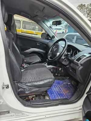 Mitsubishi Outlander 2010 White