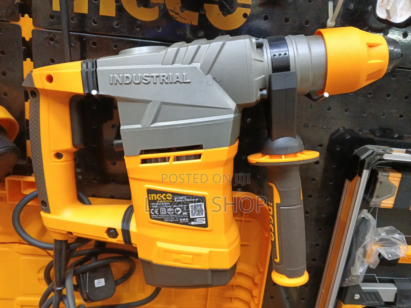 1800w Ingco Rotary Hammer Drill