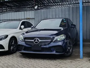 Mercedes-Benz C200 2019 Blue