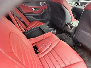 Mercedes-Benz C200 2019 Blue