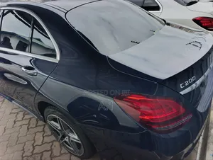 Mercedes-Benz C200 2019 Blue