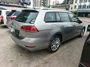 Volkswagen Golf Variant 2020 Gold