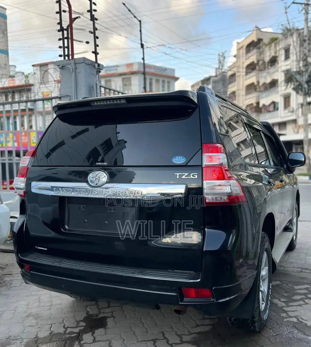 Toyota Land Cruiser Prado 2013 Black