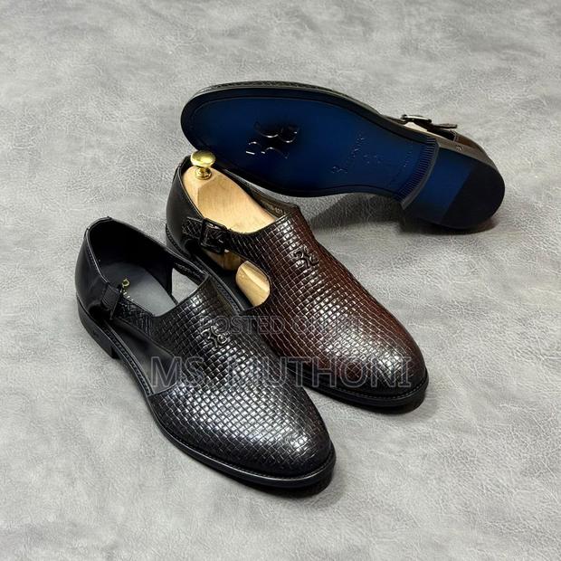 Premium, Contemporary Billionaire Peshawari Chappals Size 40-46 - main view