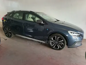 Volvo V40 2019 Blue