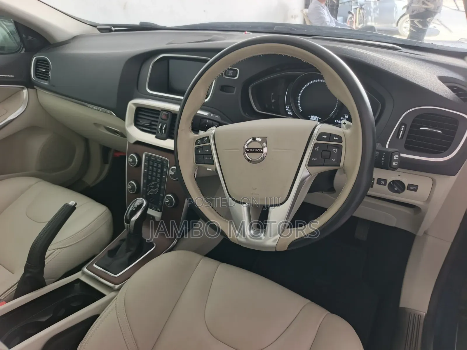 Volvo V40 2019 Blue