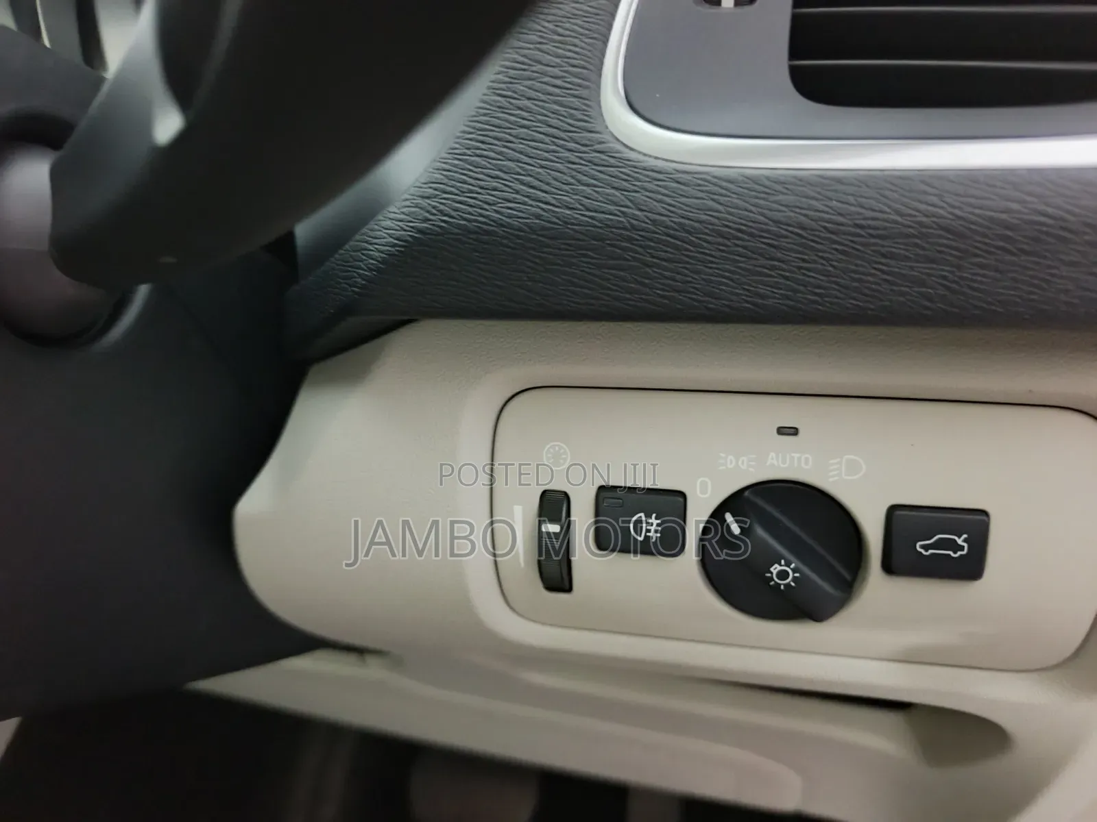 Volvo V40 2019 Blue