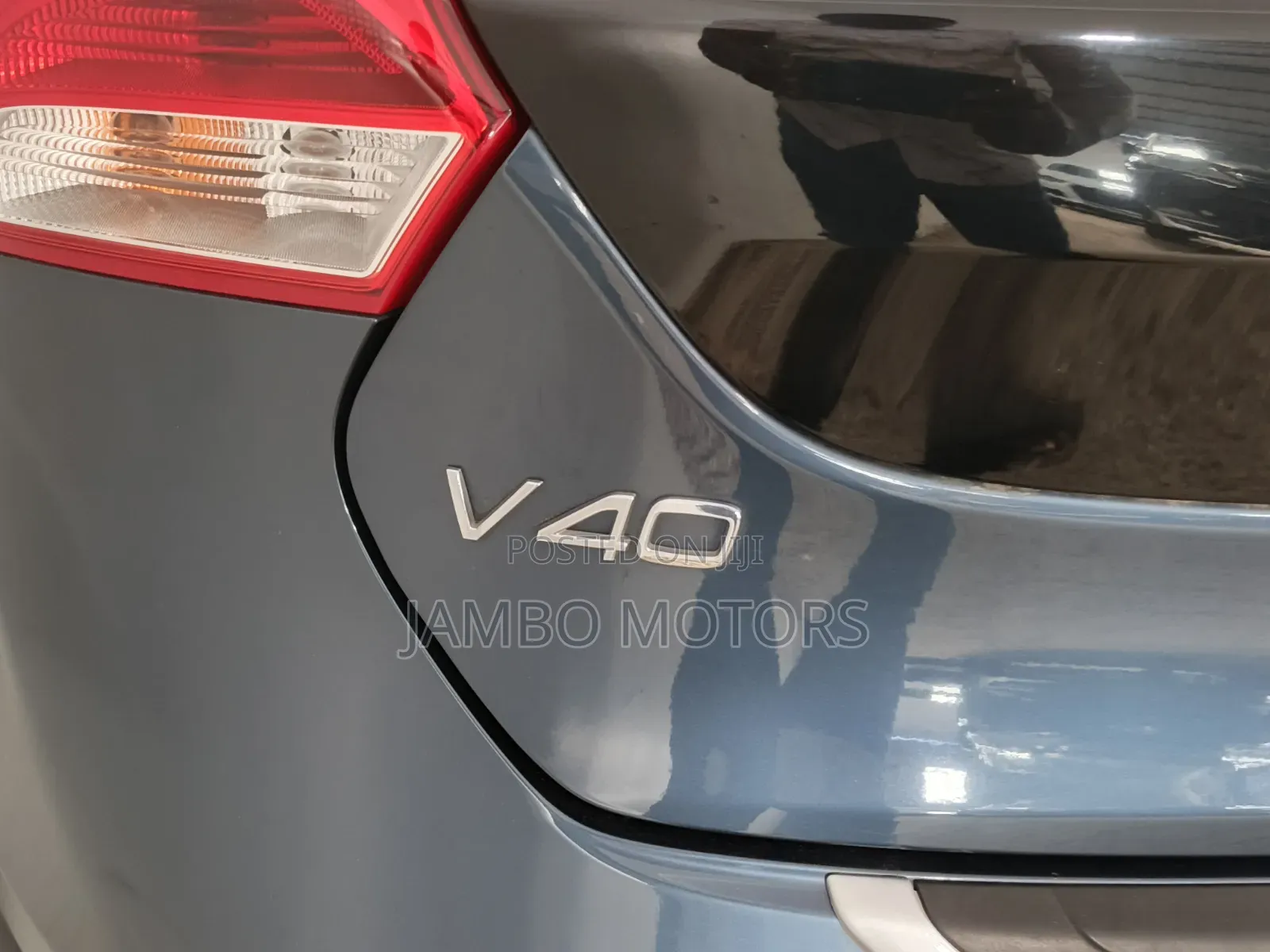 Volvo V40 2019 Blue