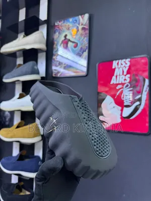 Nike X Travis Scott Mind 001