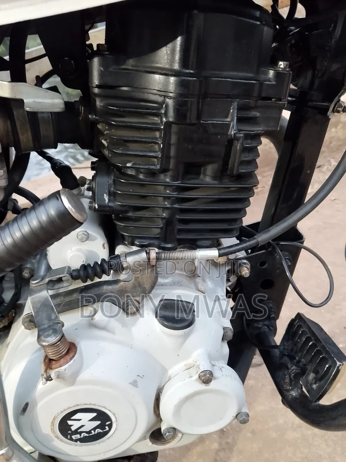 Bajaj Boxer 150 UG 2022 White