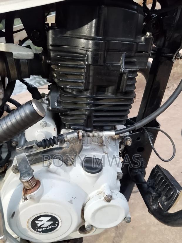 Bajaj Boxer 150 UG 2022 White - thumbnail 5