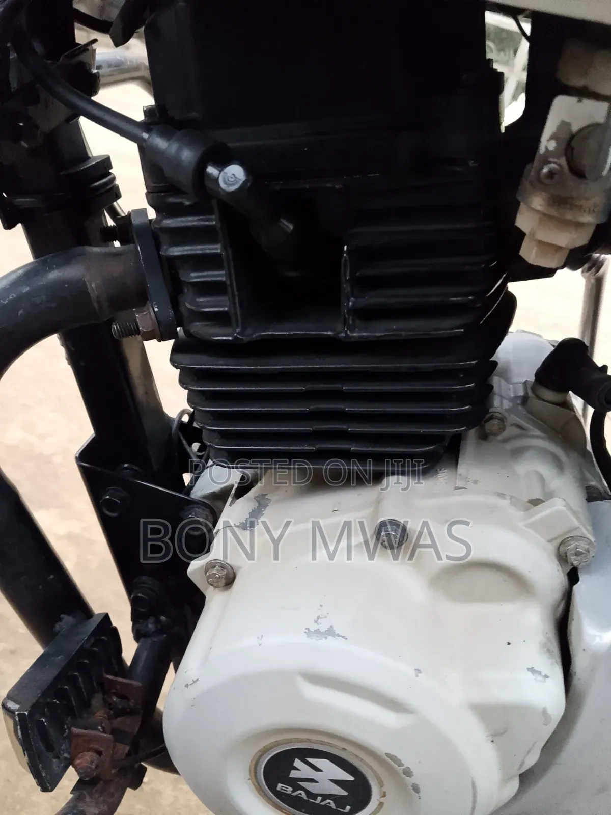 Bajaj Boxer 150 UG 2022 White