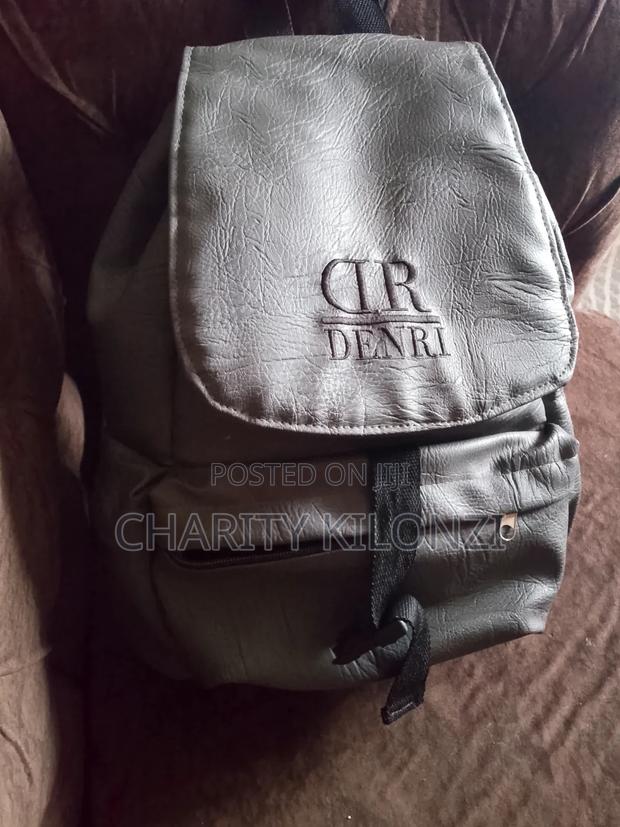 Selling This Denri Backpack Almost New - thumbnail 2