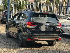Subaru Forester Premium AWD 2020 Black