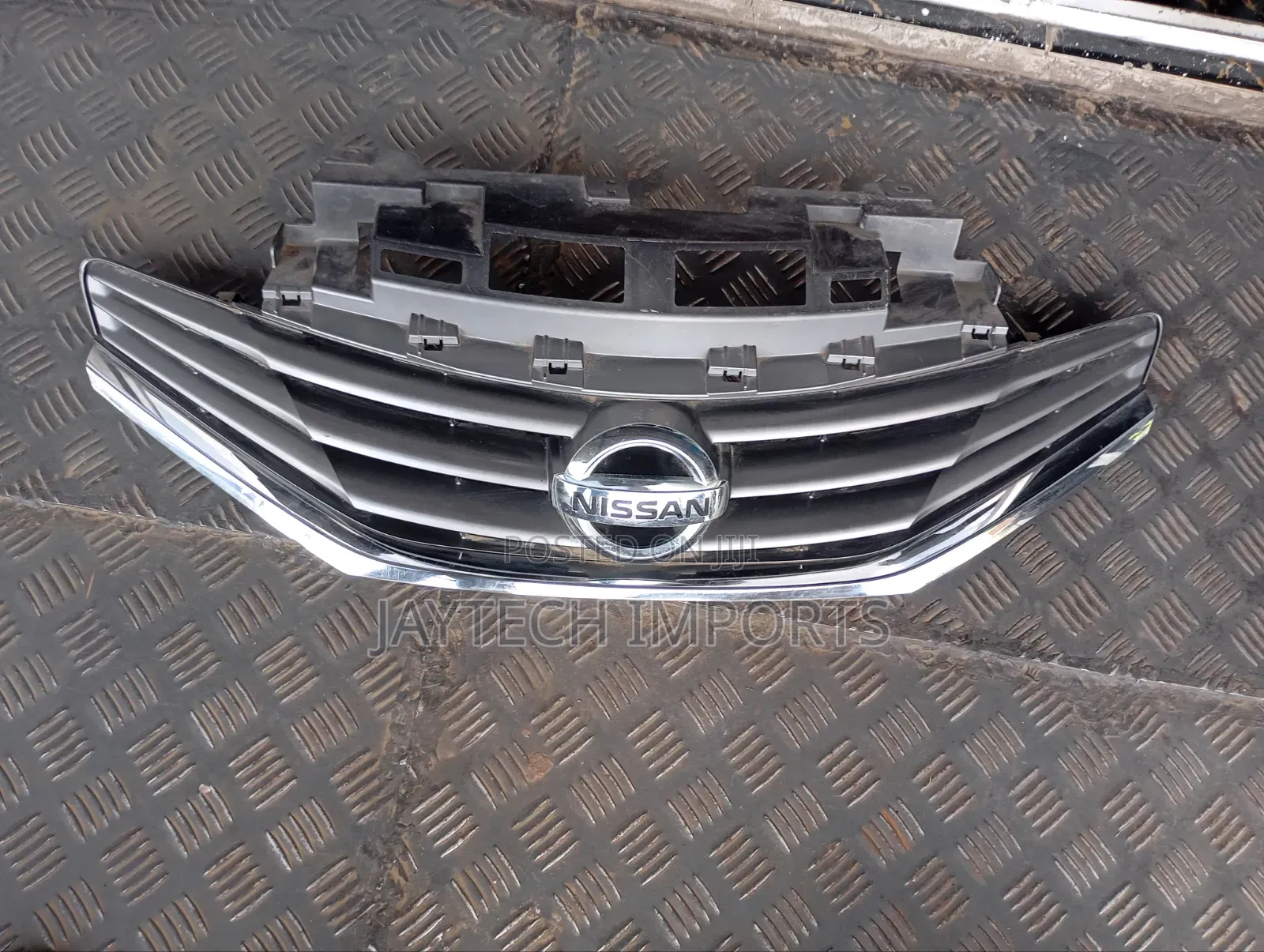 Nissan Note 2013 Grill