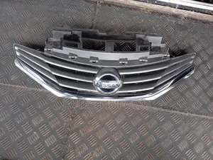 Nissan Note 2013 Grill