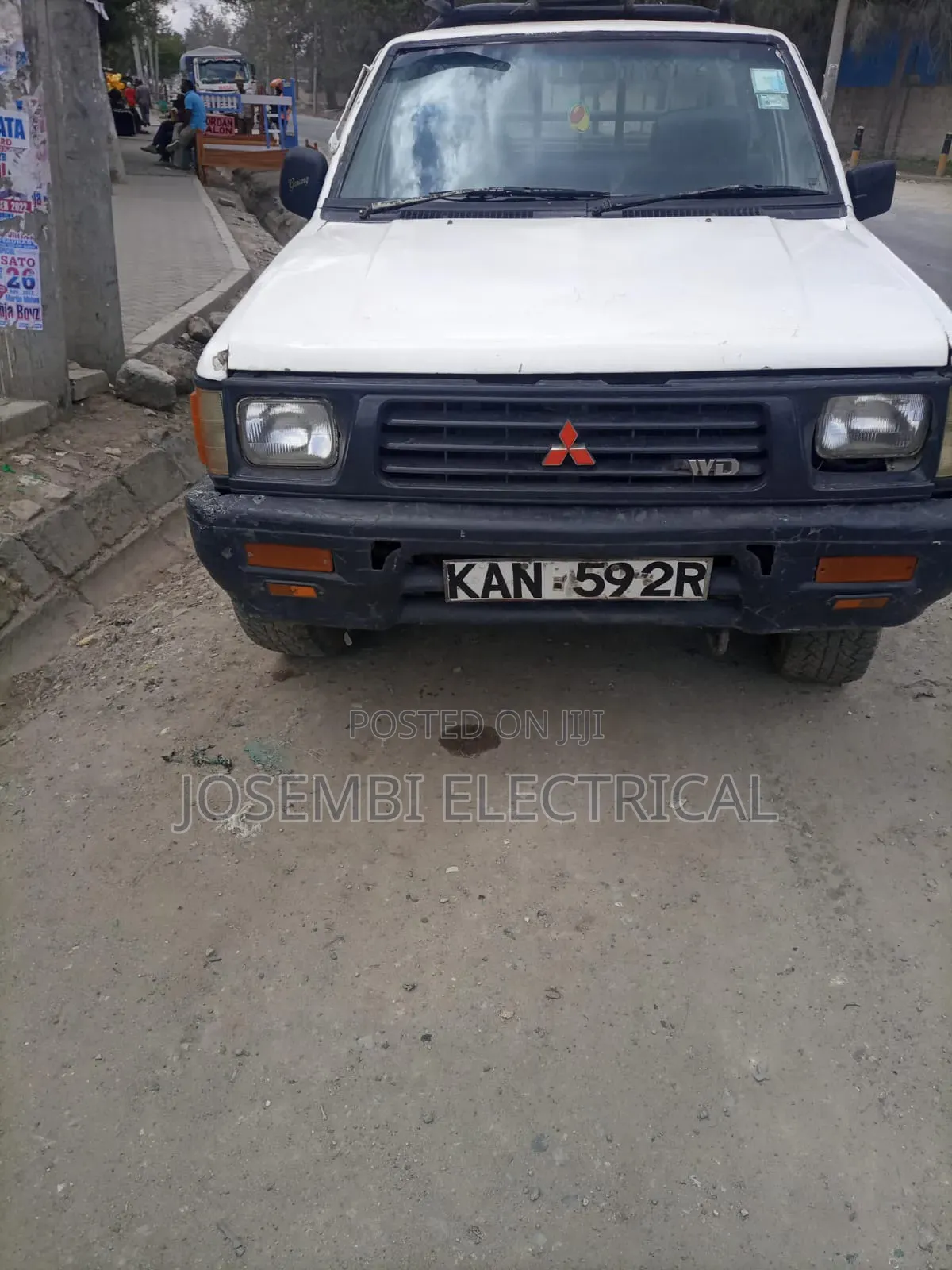 Mitsubishi L200 2001 White