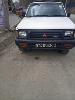 Mitsubishi L200 2001 White