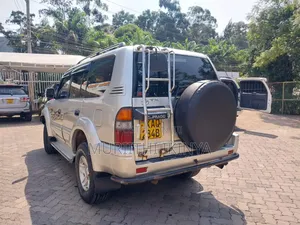 Toyota Land Cruiser Prado 1999 Off white