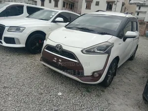 Toyota Sienta 2016 White