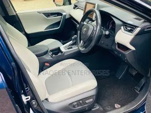 Toyota RAV4 2019 Blue