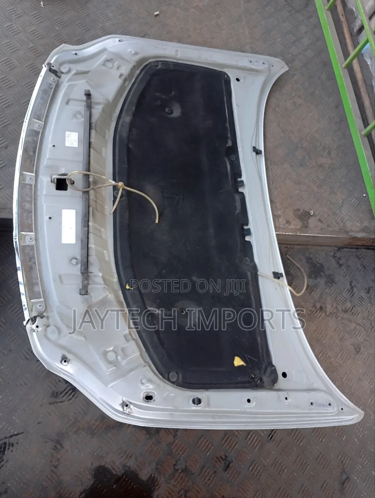 Toyota Premio 260 Bonnet