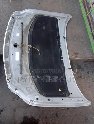 Toyota Premio 260 Bonnet