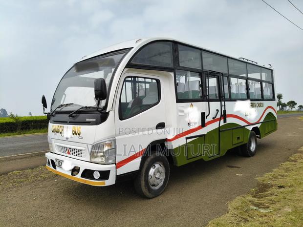 Mitsubishi Fuso Rosa 2018 White - thumbnail 3