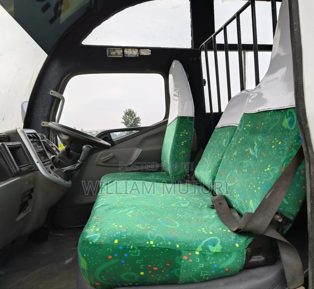 Mitsubishi Fuso Rosa 2018 White - thumbnail 9