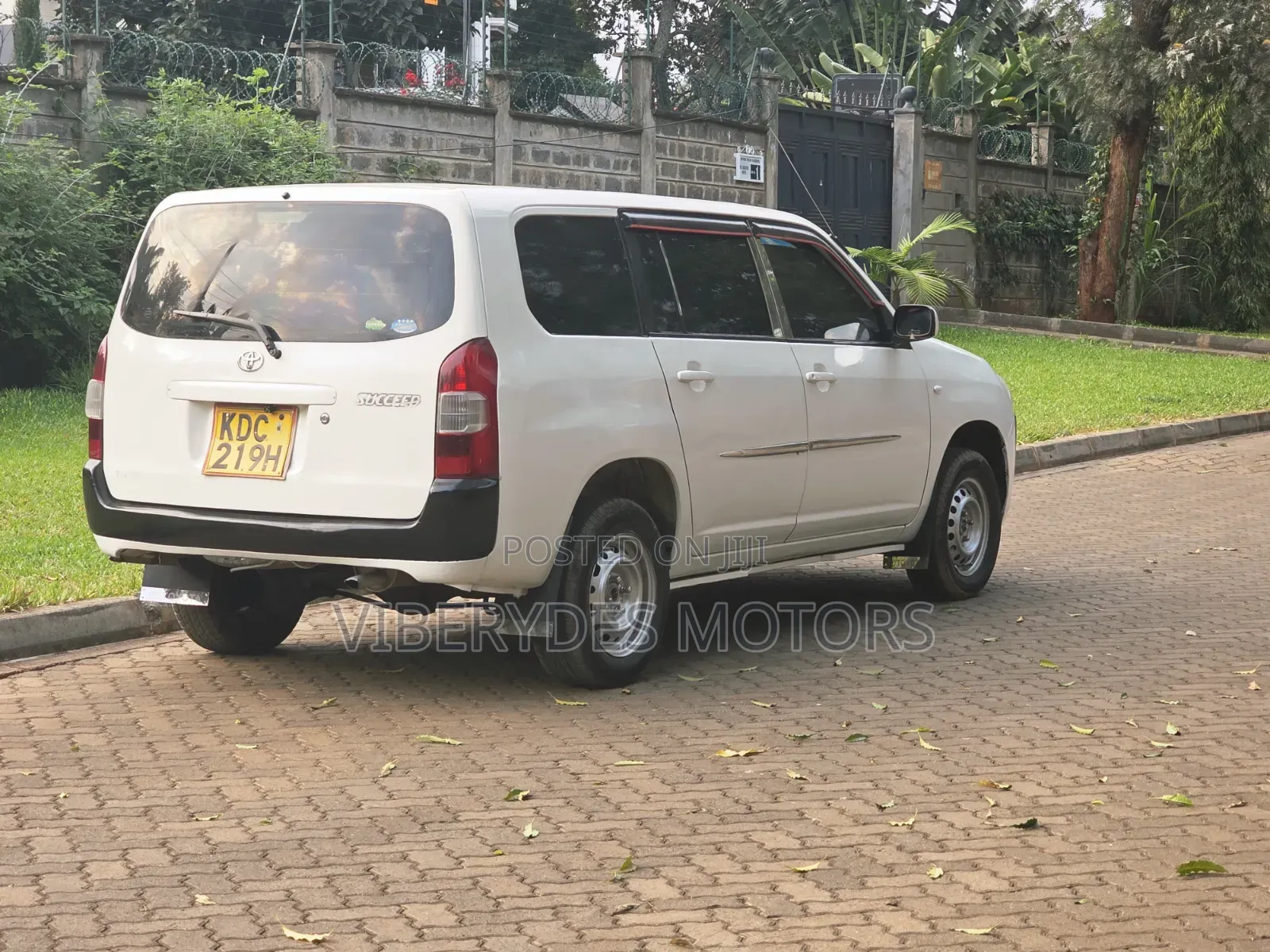 Toyota Succeed SV Premium 2014 White