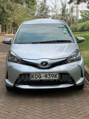 Toyota Vitz 2014 Silver